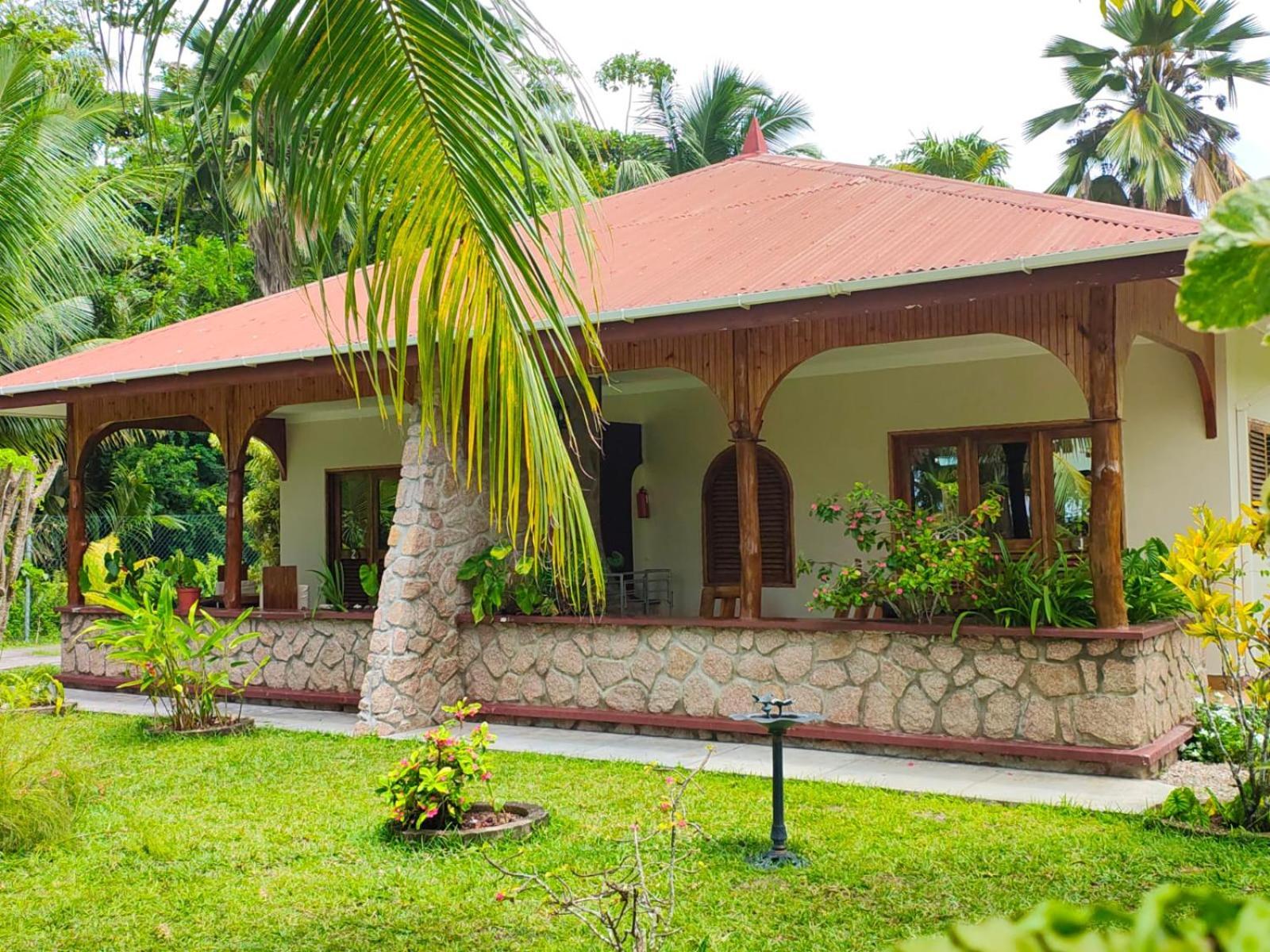 The Islander Hotel Grand Anse  Exterior foto